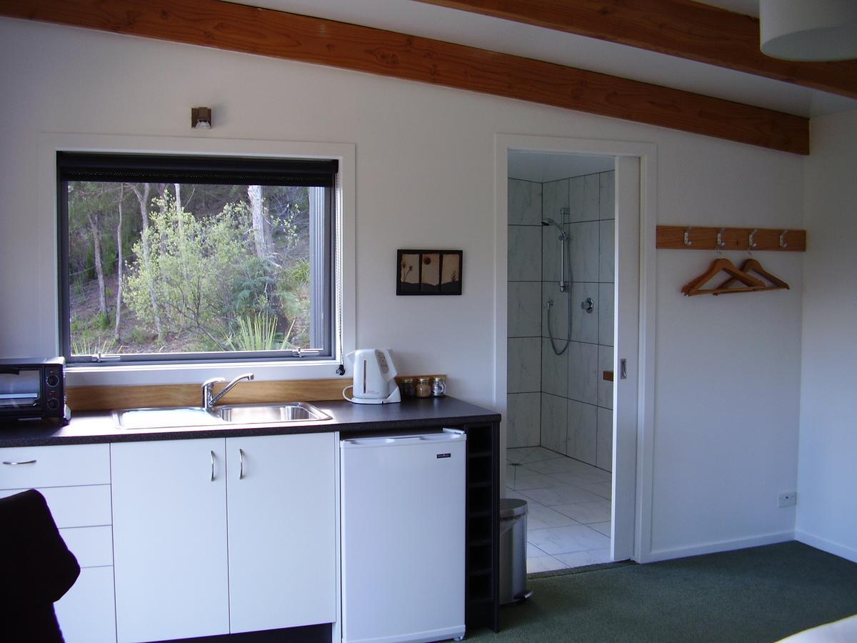 Cabbage Tree Chalet Parapara Номер фото