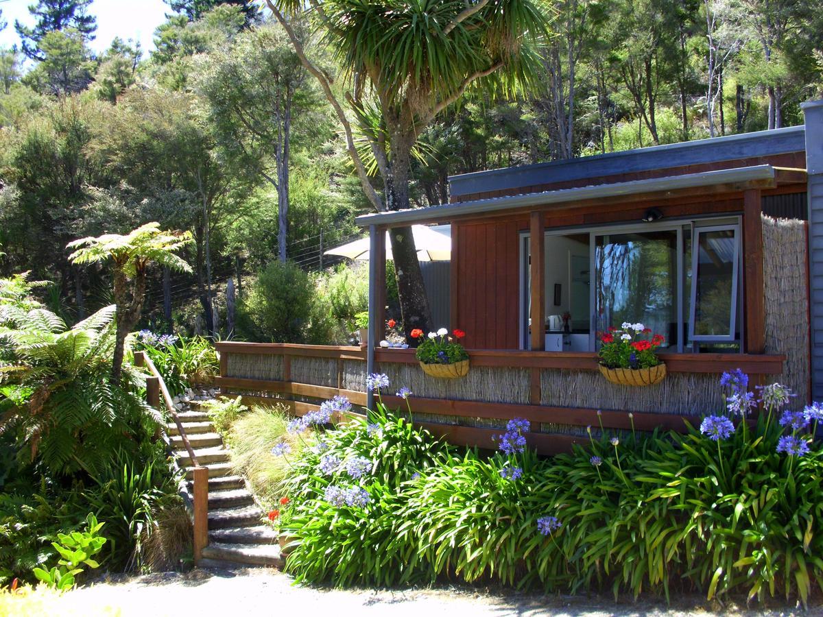 Cabbage Tree Chalet Parapara Номер фото